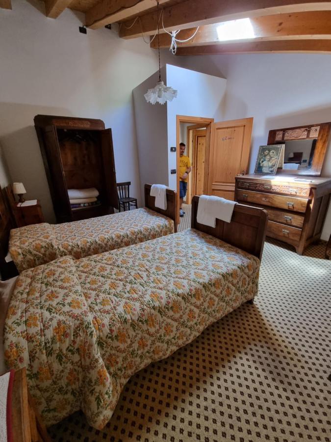 Trattoria Albergo all'Alpino Posina Esterno foto